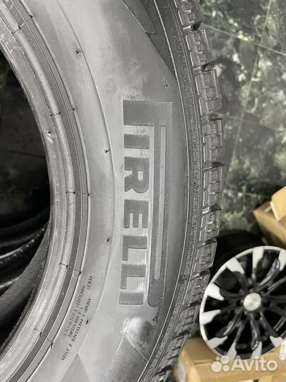 Pirelli Winter Ice Zero 215/65 R16 102T