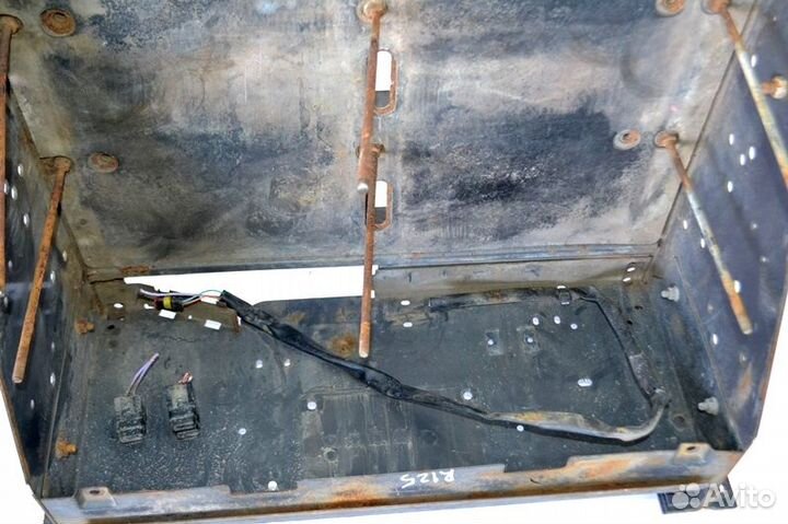 Ящик аккумулятора renault trucks Premium 2 (01.05)