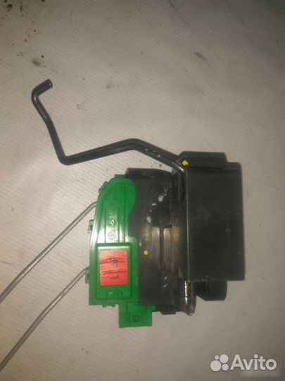 Замок двери задний левый Kia Rio 3