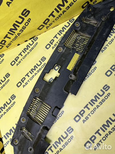 Кожух замка капота Toyota Highlander 2