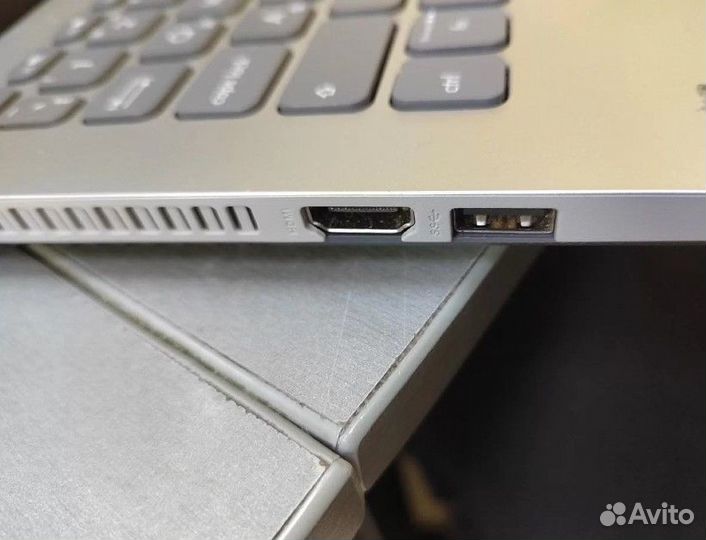 Ноутбук asus F509F