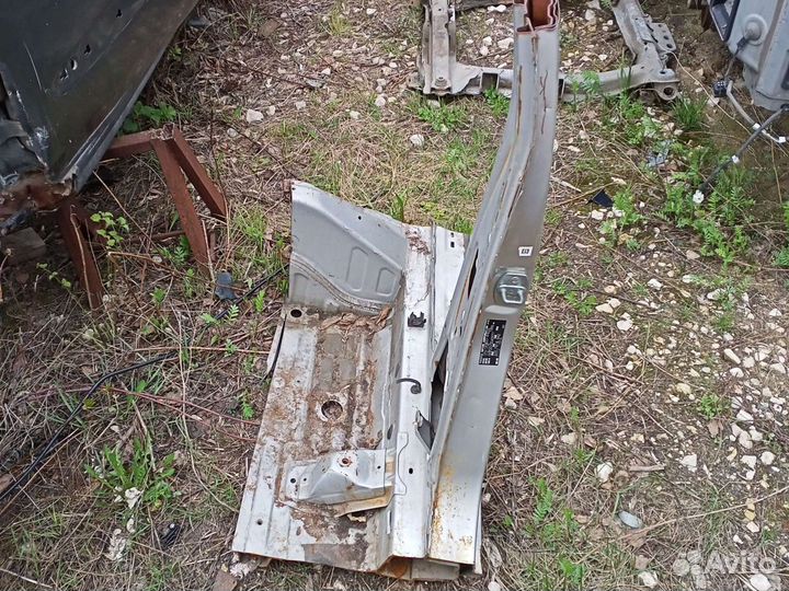 Стойка средняя тойота приус