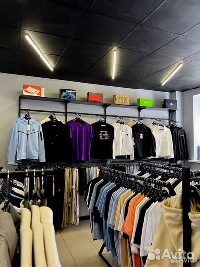 Мужские костюмы, шорты, футболки, кроссовки