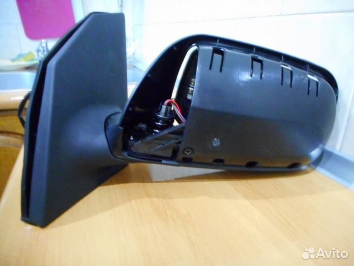 Боковое зеркало левое на toyota corolla 2000-2006г