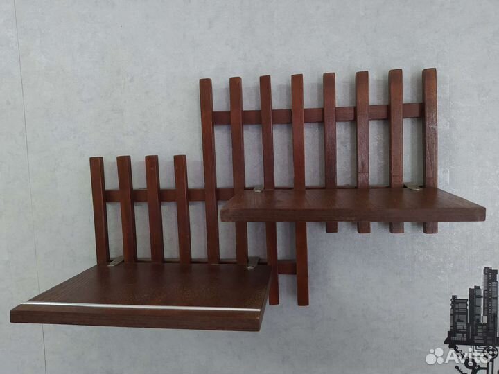 Подставка для цветов / полка для книг