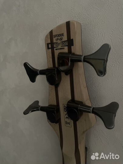 Бас гитара Ibanez SR300E