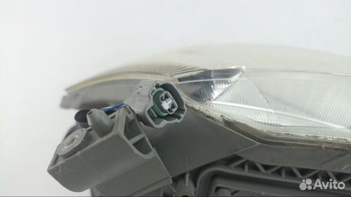 Фара правая Toyota Passo KGC10