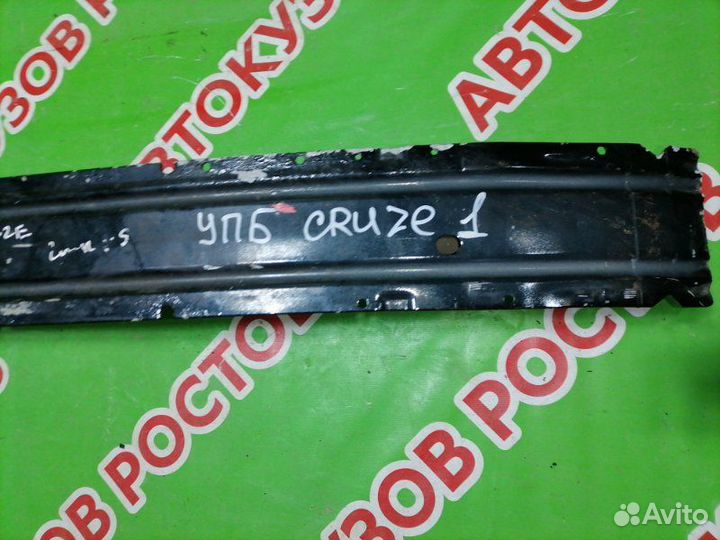 Усилитель переднего бампера Opel Astra J 2009-2016