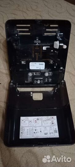 Диспенсер для бумажных полотенец tork