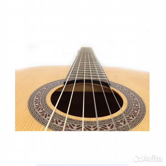 Классическая гитара Admira Sara