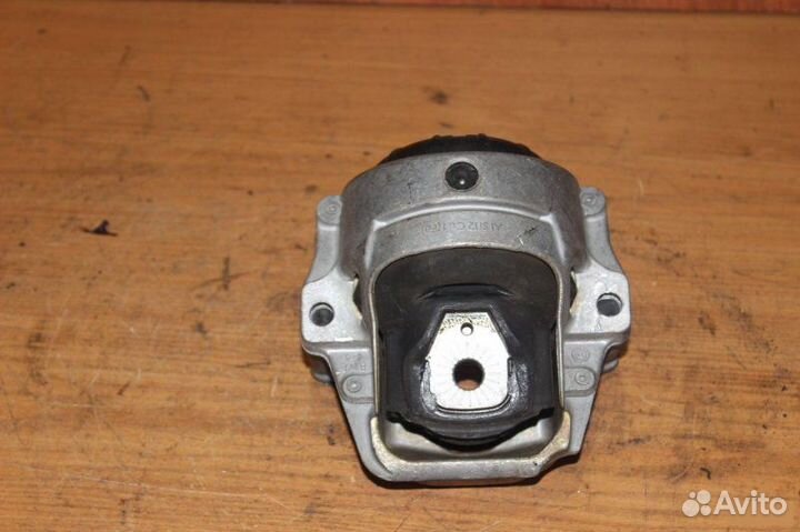 Подушка двигателя (опора) 8R0199381AL правая Audi