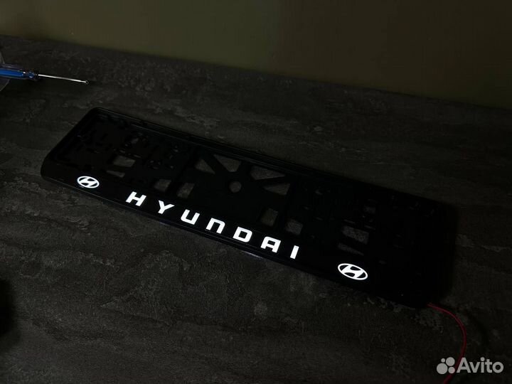 Номерная рамка c вашим логотипом и дизайном