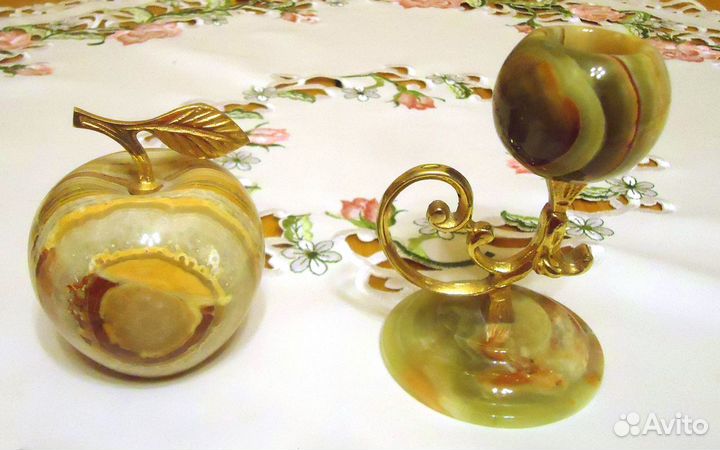 Шкатулка из змеевика и набор настольный из оникса