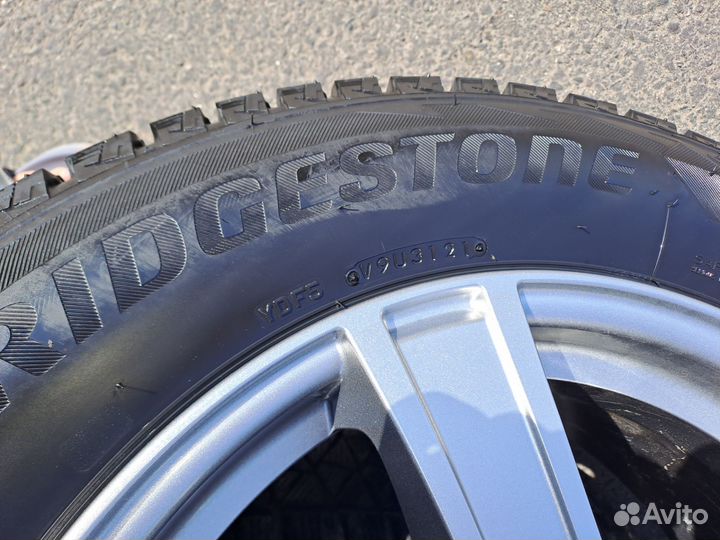 Bridgestone Blizzak DM-V2 225/65 R17 102S