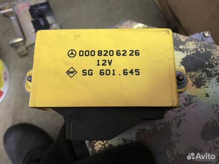 Реле подогрева сидений Mercedes G-Class W463