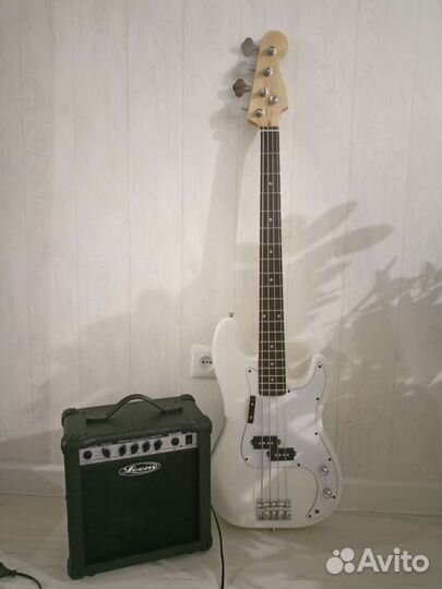 Бас гитара stagg