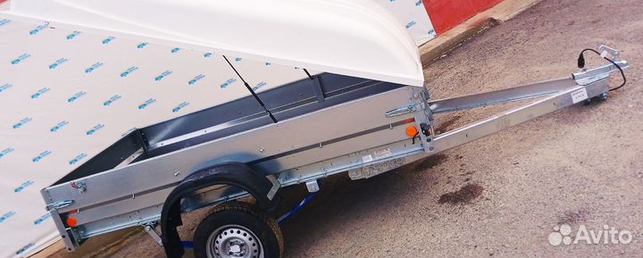 Прицеп с пластиковой крышкой Трейлер 2,6х1,3х0,3