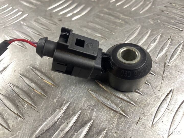 Датчик детонации Volkswagen Golf MK5 BVY