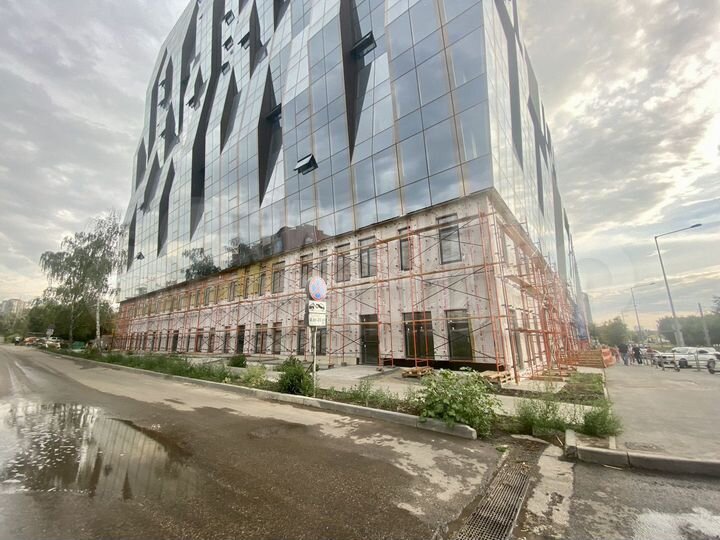 Офис в бизнес-центре напротив Загородного парка