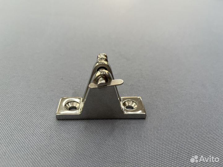 Кронштейн палубный 90 град, ровное основание