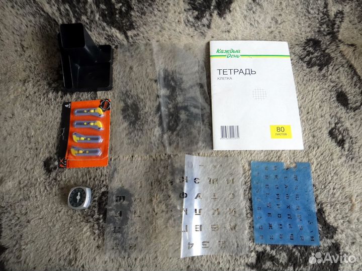 Линейки, ручки, карандаши, подставки, ножницы, нож