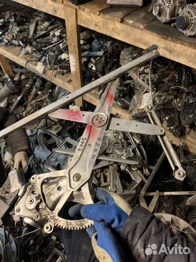 Стеклоподъемник передний Тойота Рав4 2005-2012