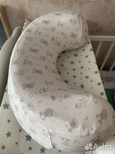 Продам анатомическую подушку для кормления