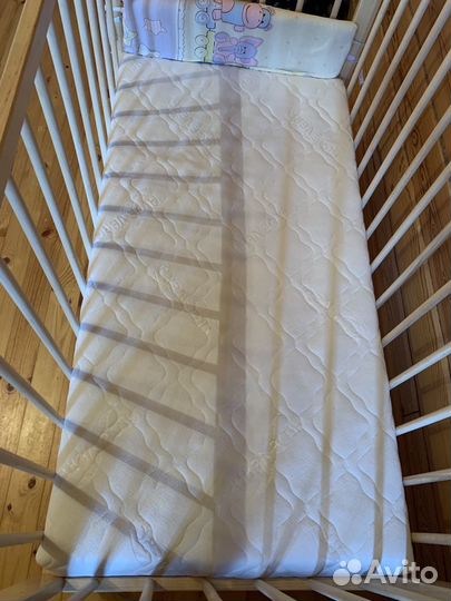 Детская кровать с матрасом