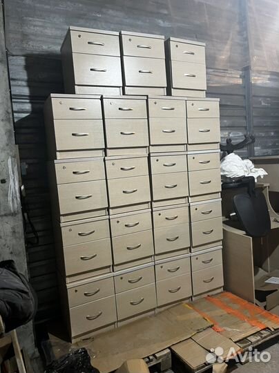 Тумбочка выкатная прикроватная или офисная