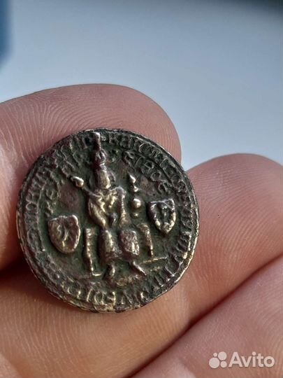 Пуговица 13 века