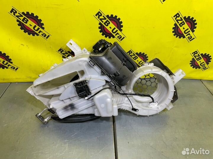 Корпус отопителя Nissan Patrol Y62 Y62 5.6 2011