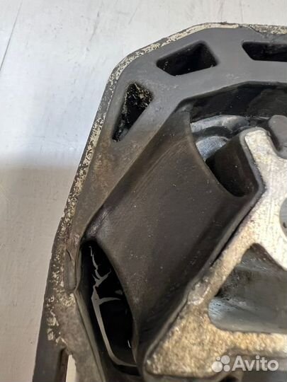 Подушка двигателя задняя Ford Focus 3 CB8 1.6L