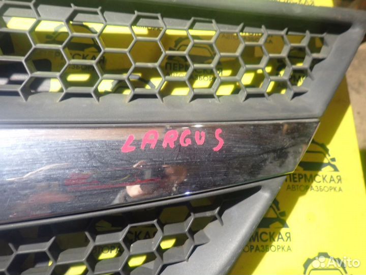 Решетка радиатора для VAZ LADA Largus 2011)