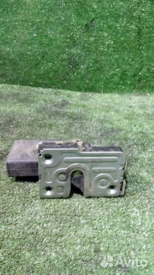 Замок двери передней левой Renault Logan