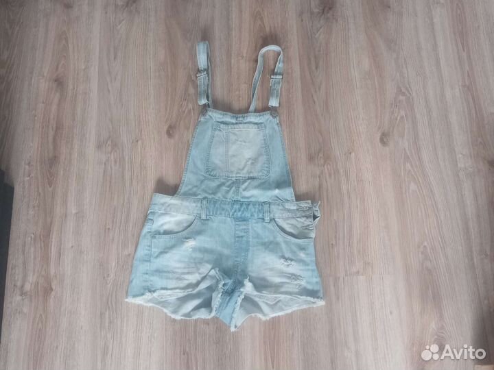 Джинсовый комбинезон