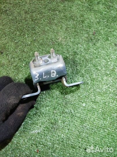 Петля двери задняя левая Toyota Corolla E120