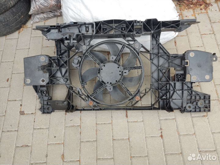 Панель передняя, телевизор Рено Меган 3