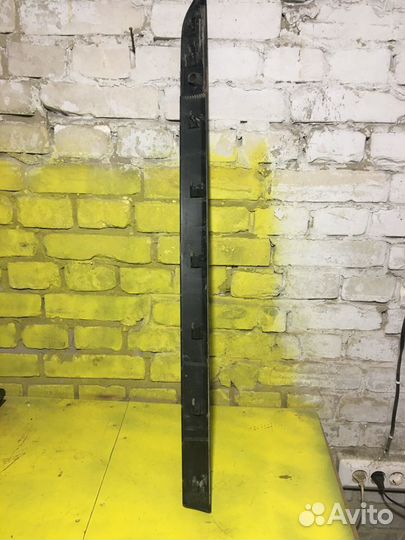 Молдинг двери передней правой Renault Laguna 2