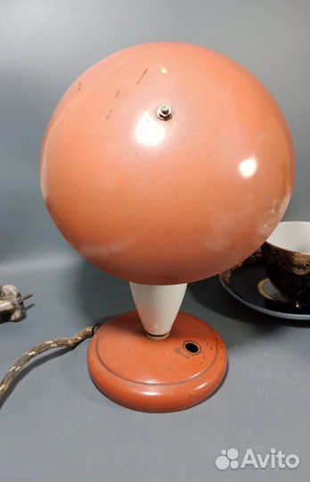 Знаменитая настольная лампа 