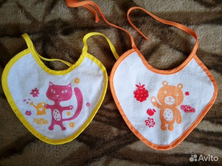 Шапочки, нагрудники, одежда