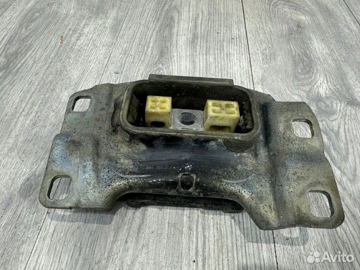 Опора кпп левая Ford Focus 3 pnda 2012