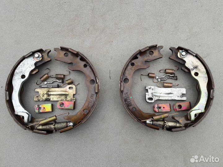 Колодки стояночного тормаза Honda Stepwgn RG1