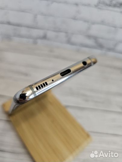 Samsung Galaxy S10, 8/128 ГБ