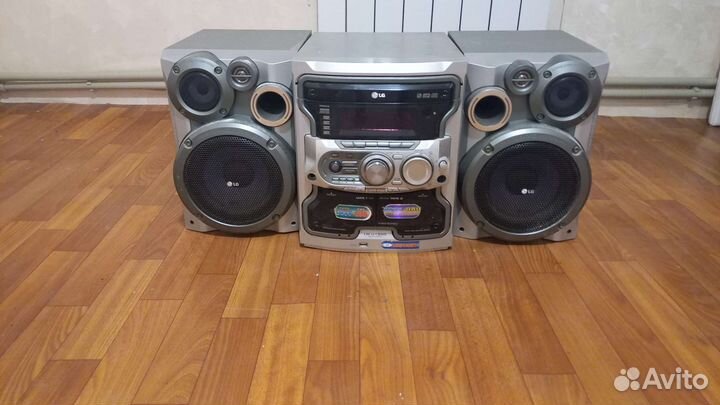 Музыкальный центр