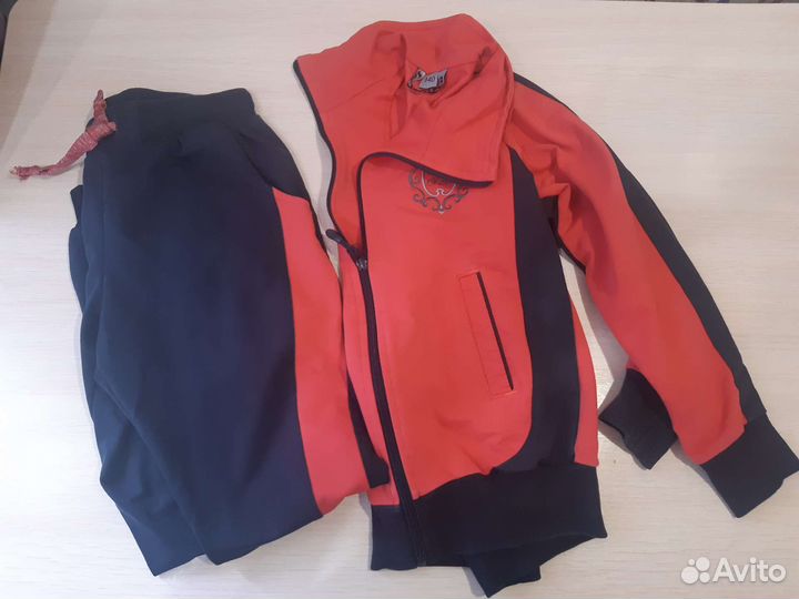 Костюм спортивный