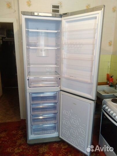 Холодильник Бирюса (207см)