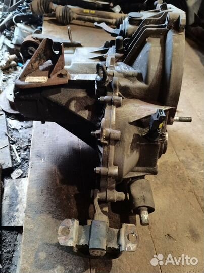 МКПП (механическая коробка переключения передач) в