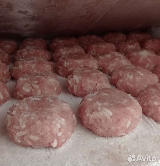 Колбаса, котлеты, холодец из кролика