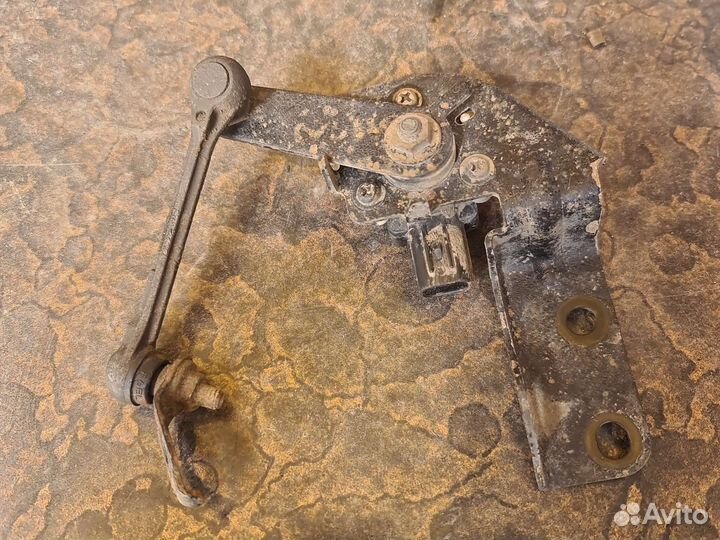 Датчик положения кузова pajero 4