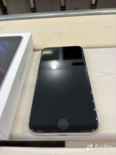 iPhone SE (2020), 128 ГБ